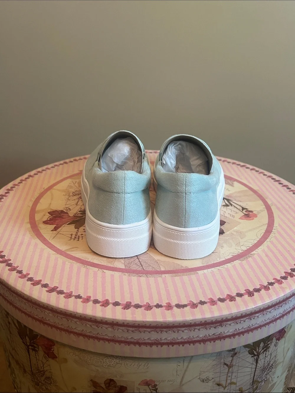 NEW Soda Mint Hike Sneakers Size 7.5